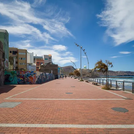 Beachfront In Canteras With Pool * 라스팔마스